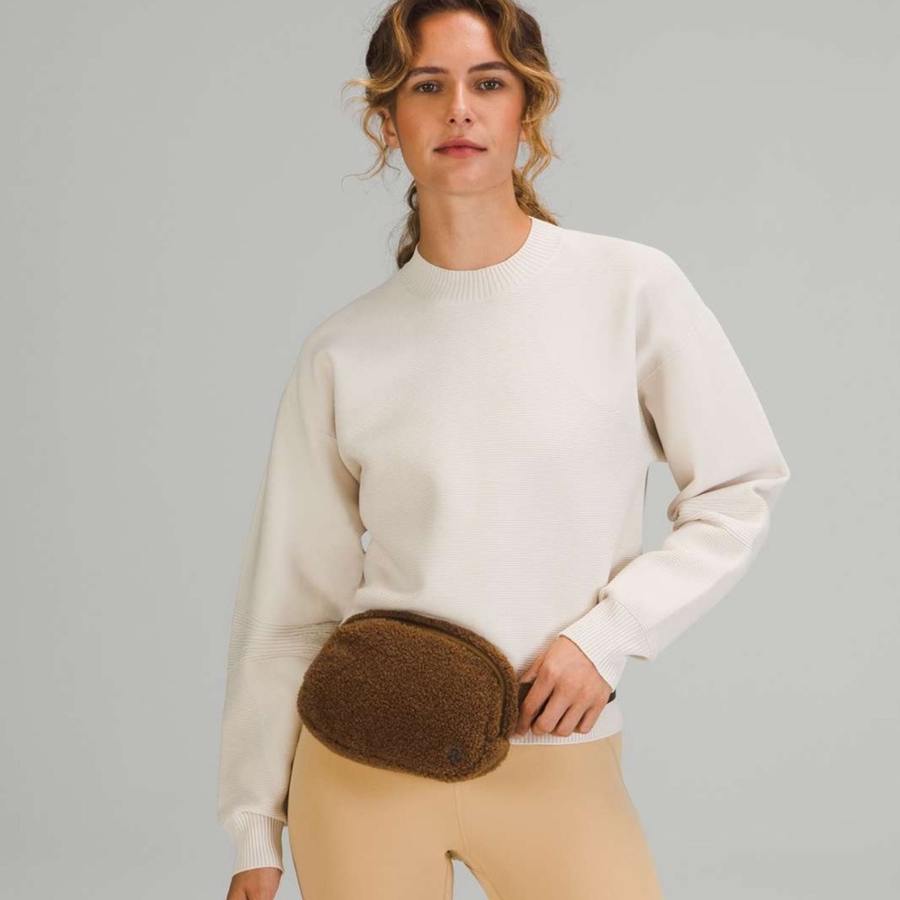 Lululemon Sherpa belt bag